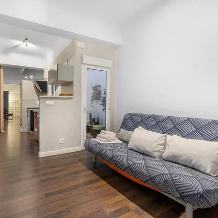 Open-concept Near Market Alicante